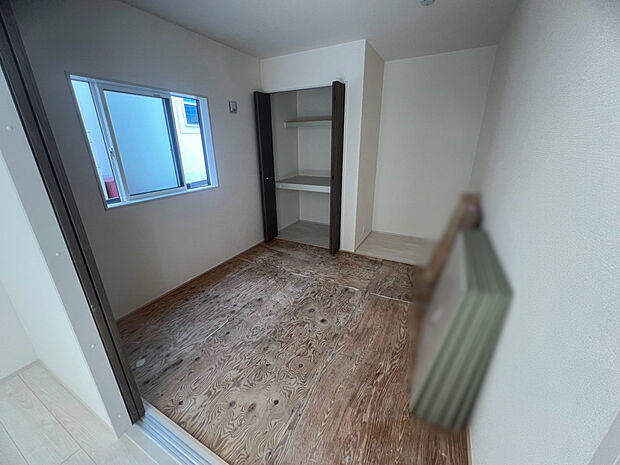 【【和室5.25帖】（2026.9.25撮影）】畳のお部屋となります。収納もでき、畳でゆっくりするもの魅力的です☆