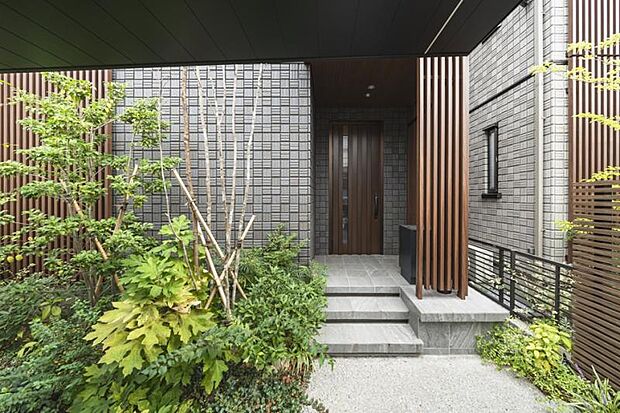 No.I-3_外観2（撮影_2025年9月）洗練されたエクステリアデザイン。