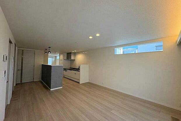 No.3_LDK1(撮影_2026年1月)家族がくつろぐ時間を大切にした、落ち着きのあるリビング空間。家具配置もしやすく、ゆったりと過ごせます。