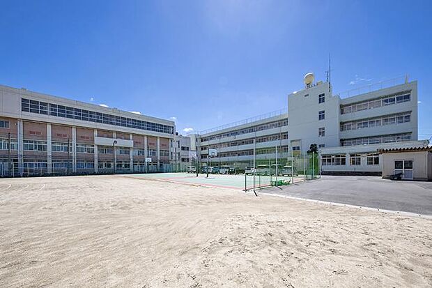 川口市立在家中学校（約500m・徒歩7分）