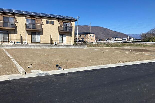 【No.4_土地(撮影_2024年3月)】敷地南西より撮影。土地面積201.79m2(61.04坪)