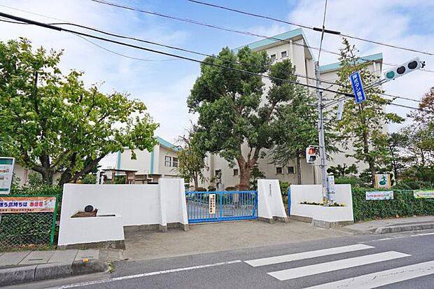 春日部市立八木崎小学校（約760m・徒歩10分）