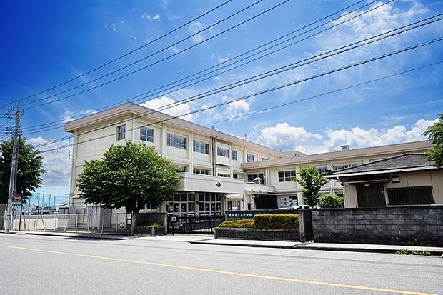 甲府市立南中学校(約1,600m・徒歩21分)