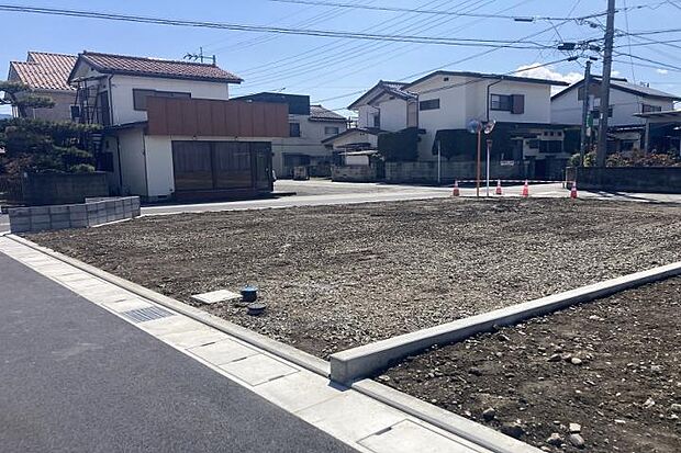 【No.6_土地2(撮影_2025年5月)】敷地面積201.98m2(61.09坪)敷地東側から撮影。