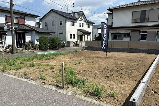 【No.2_土地1（撮影_2026年7月）】120.03m2（36.3坪）。二方向が道路に面した角地です。
