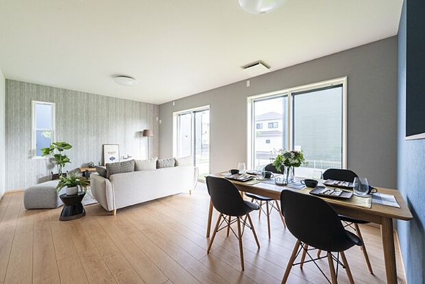 ◇LDK18.4帖の大空間で、ホームパーティや家族団らんも快適に。開放感を重視する方におすすめです♪※施工事例