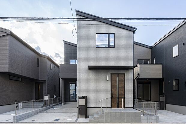 【外観】◆東葉高速線「船橋日大前」駅まで徒歩15分、東葉高速線・新京成線「北習志野」駅まで徒歩17分 ◇船橋新京成バス「日大習志野高校」まで停歩4分、「津田沼」駅まで乗車34分