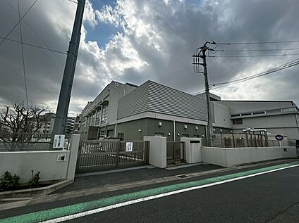 世田谷中学校 約560m(徒歩7分)