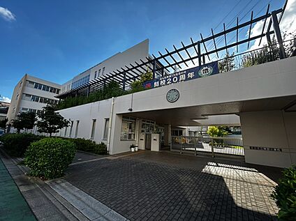 隅田小学校 約800m(徒歩10分)