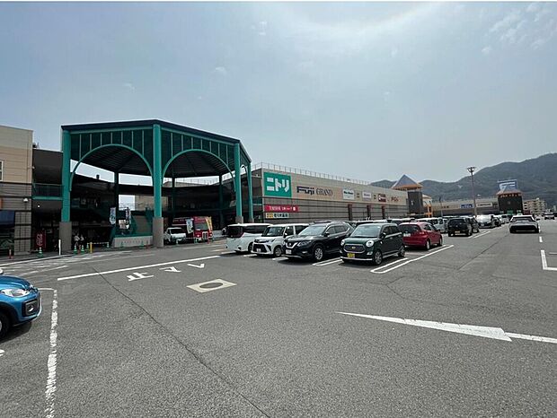 フジグラン三原(約1,500m)