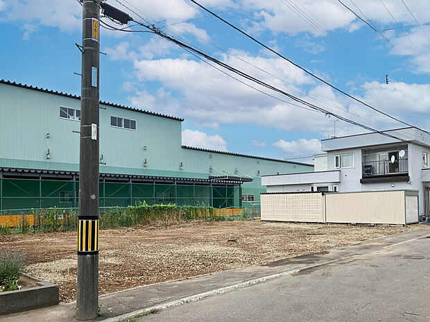 【【現地写真】】現在更地のため、スムーズな建築計画が可能。理想の住まいを自由に設計できますね。
（2025年7月撮影）