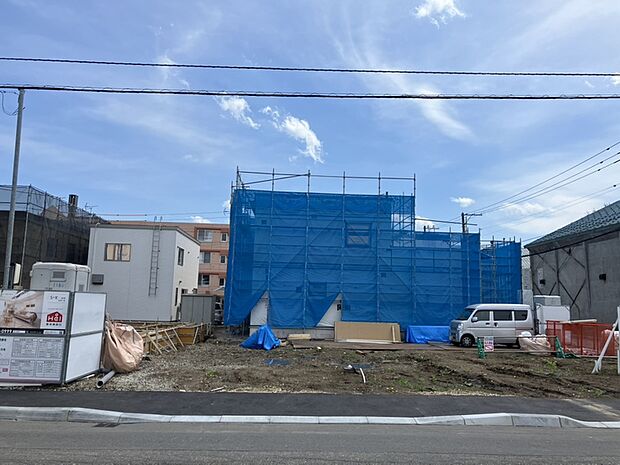 【【2号地現地写真】】小学校まで徒歩約5分。買物施設を含む生活利便施設が徒歩圏内に揃い、子育てにも優しい環境です。
(2026年5月撮影)