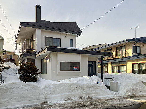 【【現地写真】】周辺に高い建物が少なく陽当り、風通しが期待できます。視覚的な広がりも感じ、実際の広さ以上にゆったりとした印象を与えてくれます。
（2026年3月撮影）