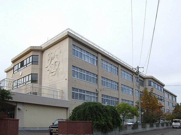 稲積中学校（約1,200m）