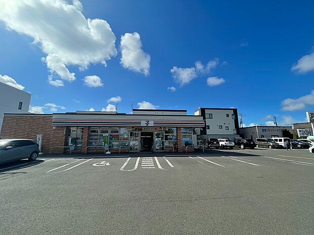 セブンイレブン札幌新琴似11条西店(約430m)