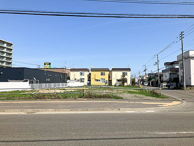 【【現地写真】】徒歩10分圏内には買物施設も多数揃い、日々のお買い物にも困りません。ぜひ周辺環境と合わせて現地をご覧ください。
(2026年5月撮影)