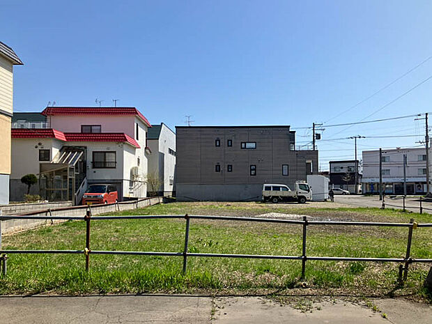 【【現地写真】】更地のため、購入後すぐに建築計画を進めやすい売地です。土地の広さや建設後のイメージをすぐに確認することもできます。
(2026年4月撮影)