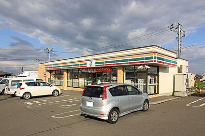 セブンイレブン札幌北郷4条店 340m(徒歩5分)