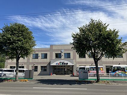 つよし幼稚園 650m(徒歩9分)