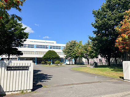 明野中学校 750m(徒歩10分)