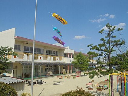 日高幼児園 約230～250m(徒歩3～4分)