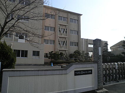 富士松南小学校 約590～630ｍ(徒歩8分)