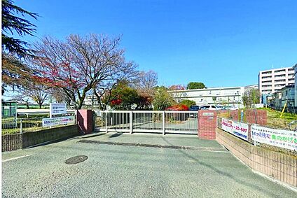 第四小学校（現地より徒歩9分） 約680m