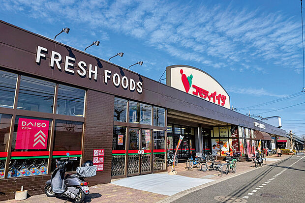 コモディイイダ芝原店（現地より徒歩11分）