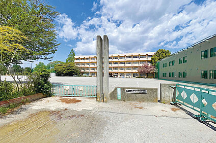 大和小学校（現地より徒歩5分） 約380m