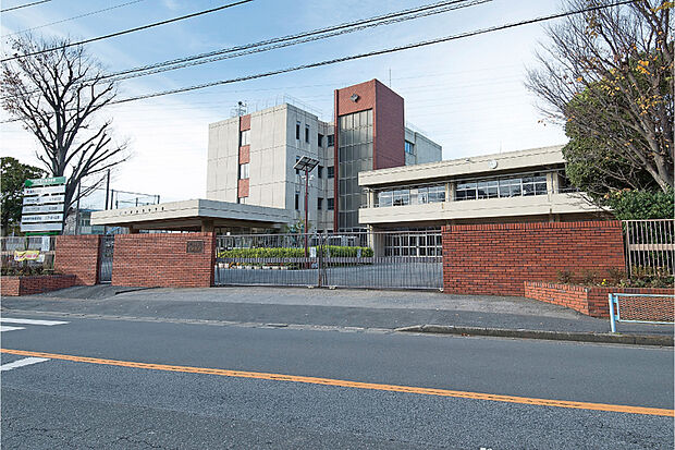 里中学校（現地より徒歩16分）