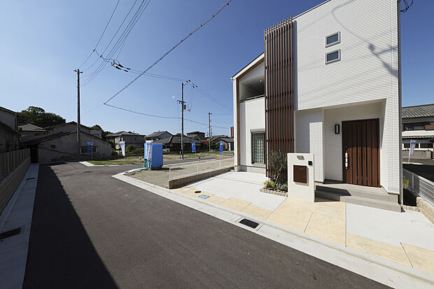 【【モデルハウス(8号地)】】経済性の高い省エネ・高断熱仕様◎制震システムも標準搭載し、長く快適に安心して暮らせる住まいづくりにこだわっています。