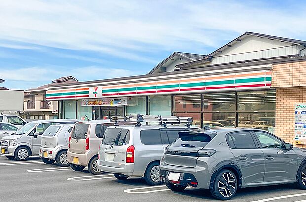 セブンイレブン取手戸頭3丁目店（約600m）