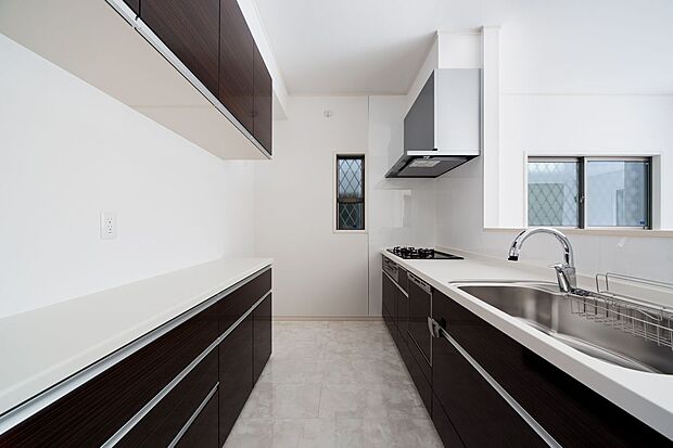 【キッチン(施工例)】機能性が高いシステムキッチン。お手入れやお掃除もラクラク!毎日のお料理が楽しくなります!