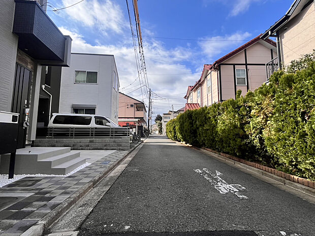 【前面道路（2026年2月26日撮影）】前面公道約4.0mになります。