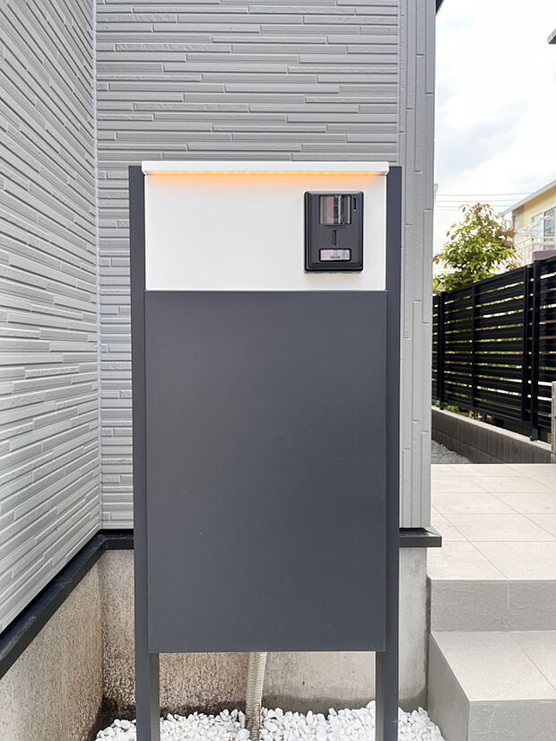 【宅配ボックス（2026年6月中旬撮影）】不在時でも荷物が受け取れるため、時間の有効活用ができる「宅配ボックス」。グッドデザイン賞・キッズデザイン賞受賞！