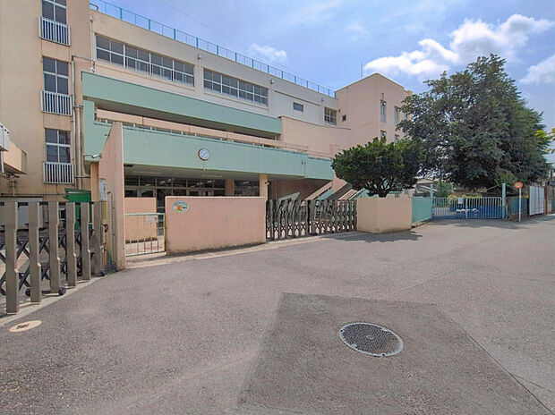国分寺市立第一中学校（約811m）