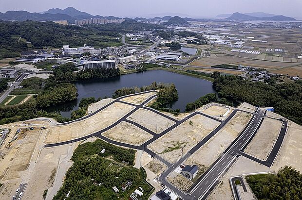 上空から見た現地(2024年5月)撮影 ゼロ・エネルギー住宅と共に、自然と調和した快適な暮らしをキャンパスタウン糸島で。