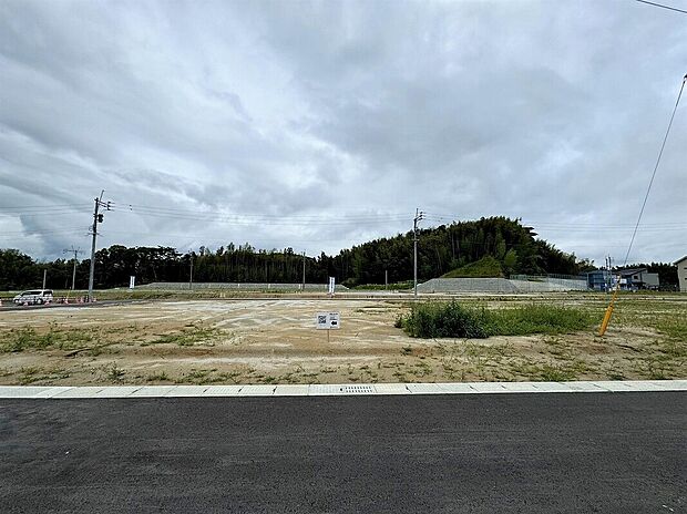 【12-6号地(2024年6月)撮影】北側接道、面積240.68m2