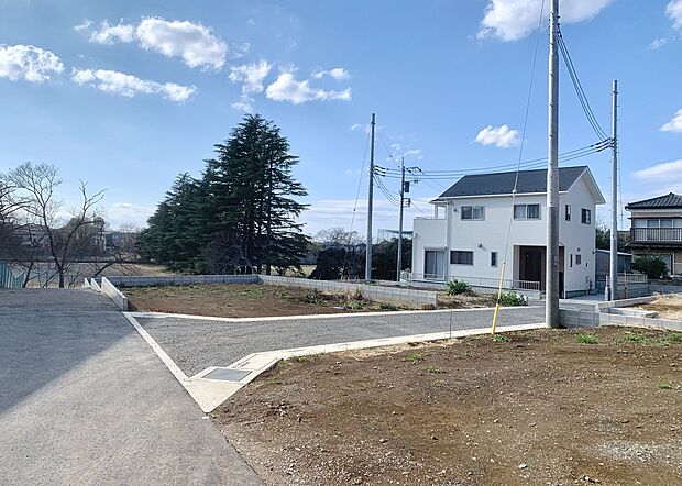 【【自然環境が揃う心地よい分譲地】】自由設計の高品質住宅に加え、区画内で建築が進む安心感も魅力です♪