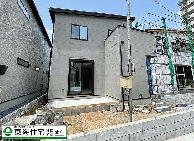 駅からの快適アクセスと、郊外のゆとりを享受する、注文住宅仕様の住まい!