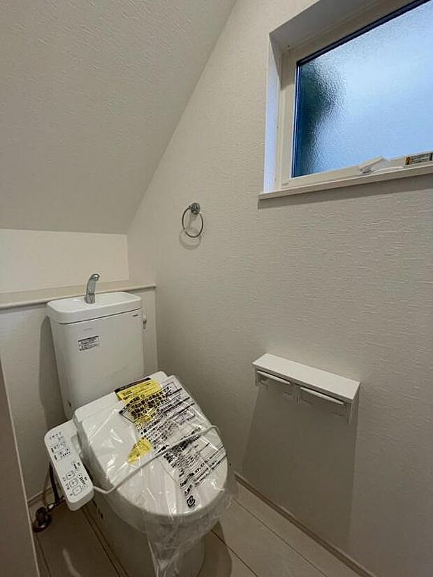 【トイレ】毎日使うトイレは落ち着きと清潔感のあるデザイン