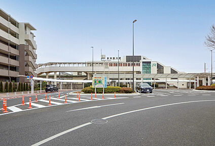 JR「自治医大」駅（東口） 現地から1850m。(徒歩24分。)