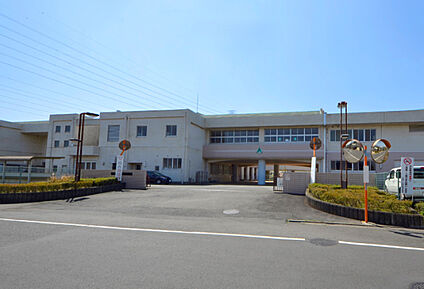 緑小学校 現地から460m～530m。(徒歩6分～7分。)