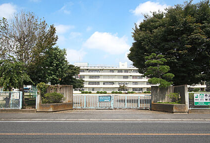 佐野市立「南中学校」 現地から1630m～1670m。(徒歩21分。(最長))