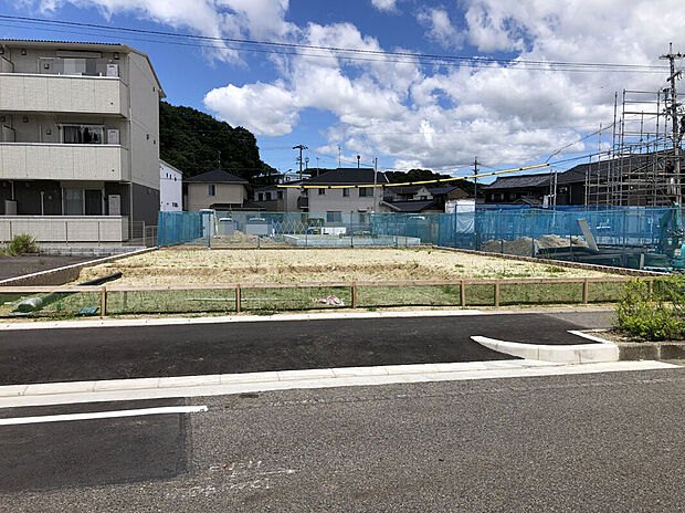 現地写真56坪超のゆとりのある敷地面積です。自然豊かな川田公園は毎日通える徒歩5分(約400m)の近さ♪
