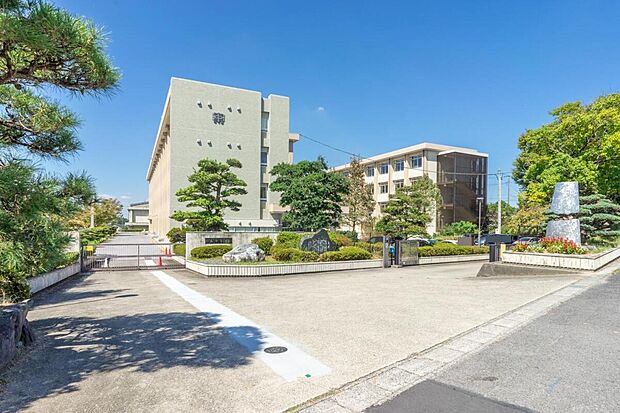 みよし市立南中学校(約1,510m)