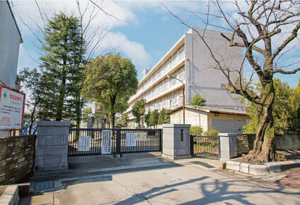 大石中学校 現地から870m～880m。(徒歩11分。(最長))