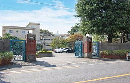 本太中学校 現地から650m。(徒歩9分。)