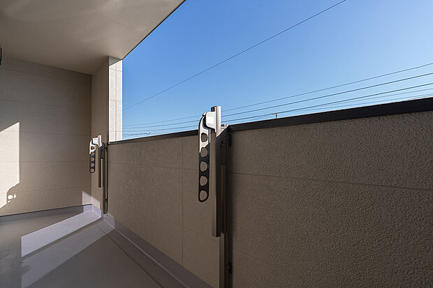 【インナーバルコニー(2号棟)】急な雨でも安心なインナーバルコニー。