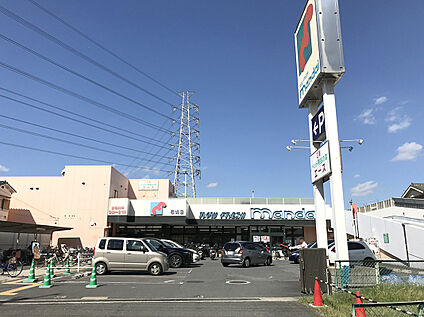 万代　石切店 640m